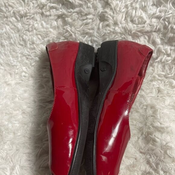 Gravity Defyer Leather Patent Red Peep Toe Slip On Shoes Size 6 - Picture 6 of 14